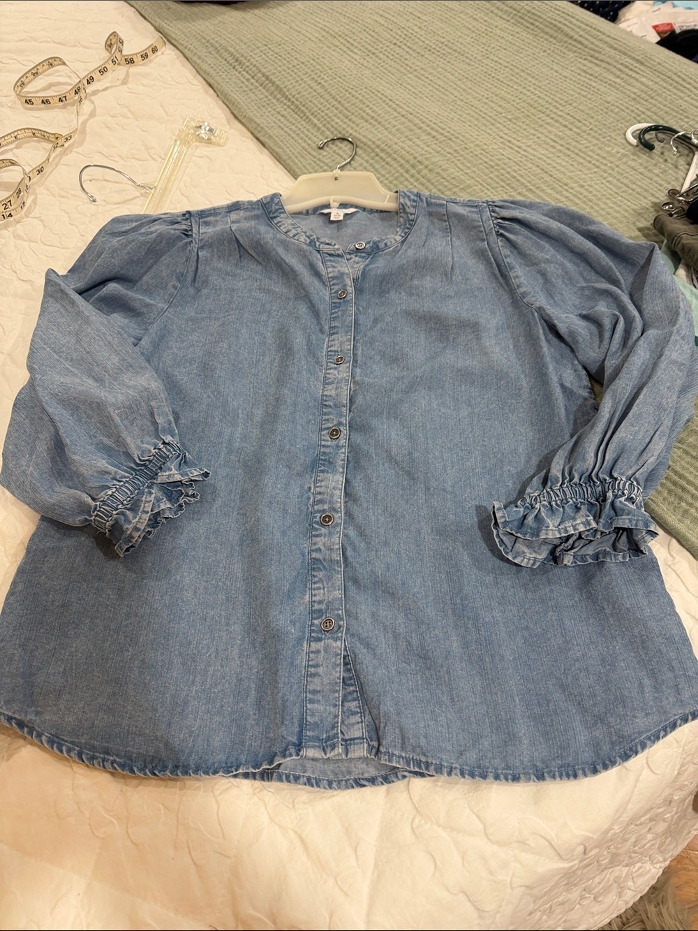 Light Wash Denim Button-Front Women's Blouse small